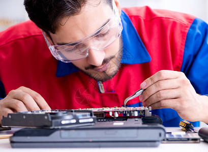 电子产品维修安装 现代生活的隐形守护者