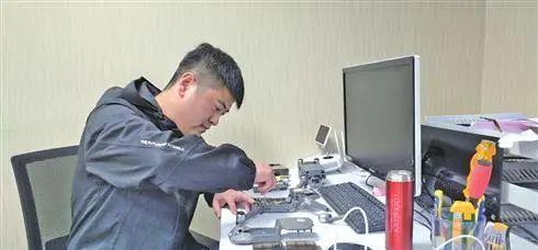 从销售到技术专家 一年维修近200台无人机的转型之路