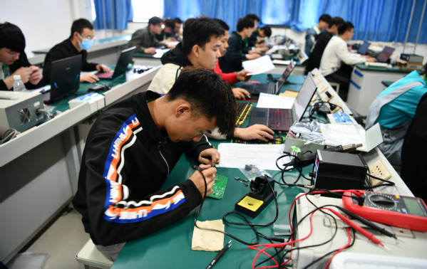 我校成功承办2021年河南省高等职业教育技能大赛&ldquo;电子产品设计及制作&rdquo;项目竞赛